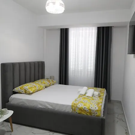 Rozafa Guest Center 3*
