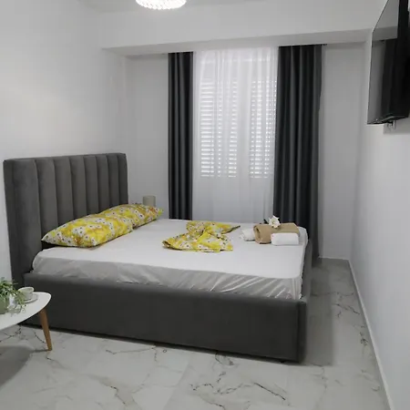 Rozafa Guest Center 3*