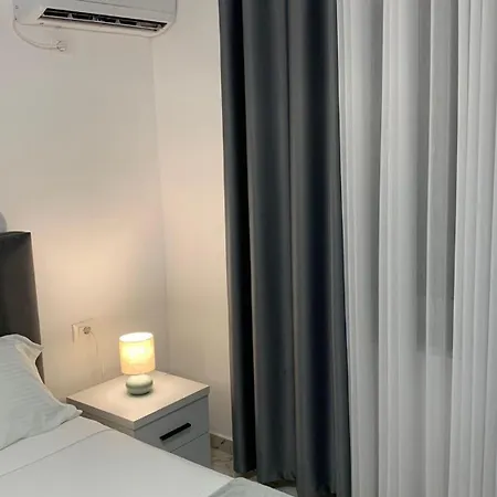 Rozafa Guest Center מלון