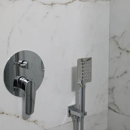 Rozafa Guest Center 3*