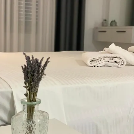 Rozafa Guest Center