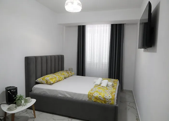 Rozafa Guest Center 3*