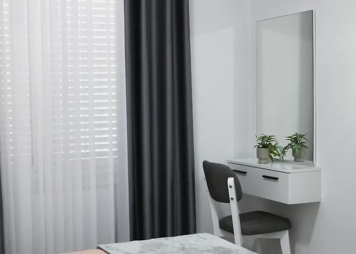 Rozafa Guest Center 3*