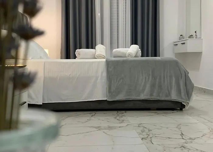 호텔 Rozafa Guest Center 3*